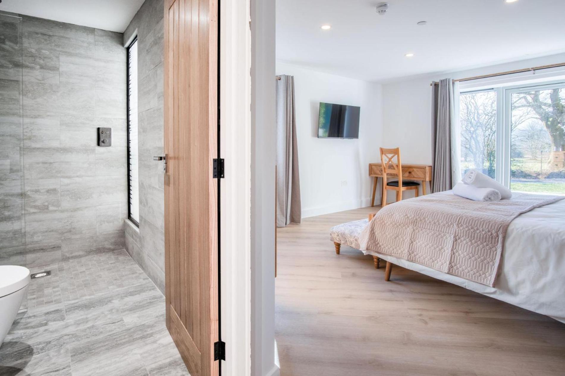 Suite 9 - Sleeping Giant Hotel - Pen Y Cae Inn Brecon Buitenkant foto