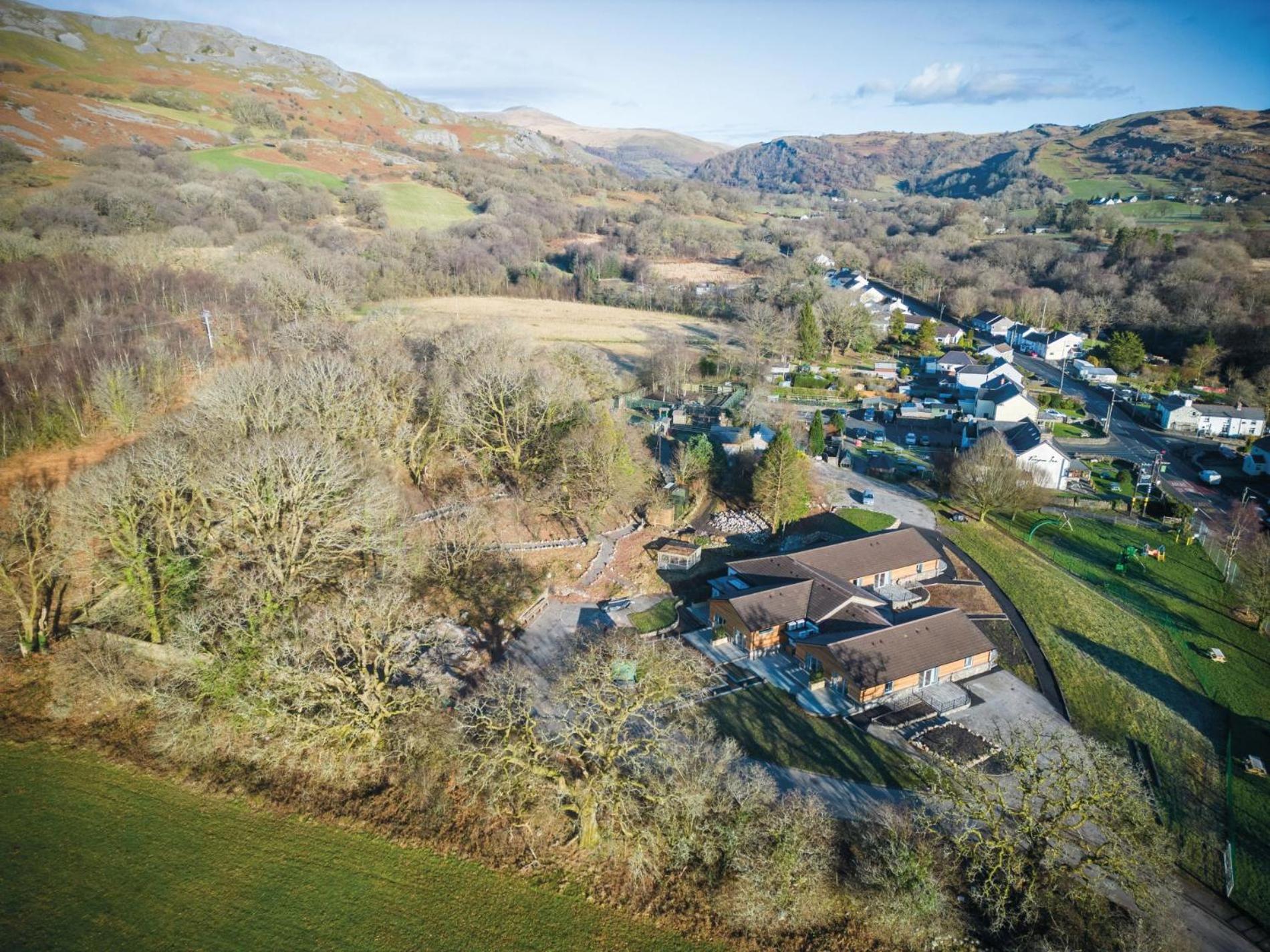 Suite 9 - Sleeping Giant Hotel - Pen Y Cae Inn Brecon Buitenkant foto